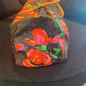 STEPHEN SPROUSE
X LOUIS VUITTON
MONOGRAM
ROSES KEEPALL 50